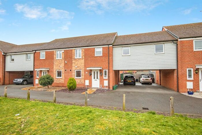 3 Bedroom Link Detached House For Sale In Christopher Garnett Chase, Stanway, Colchester, CO3