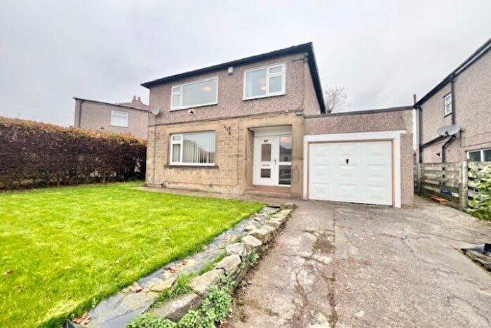 3 Bedroom Property To Rent In Goldington Avenue, Huddersfield, HD3