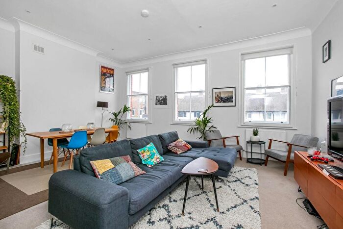 4 Bedroom Flat To Rent In Park Hall Road, West Dulwich, London, SE21