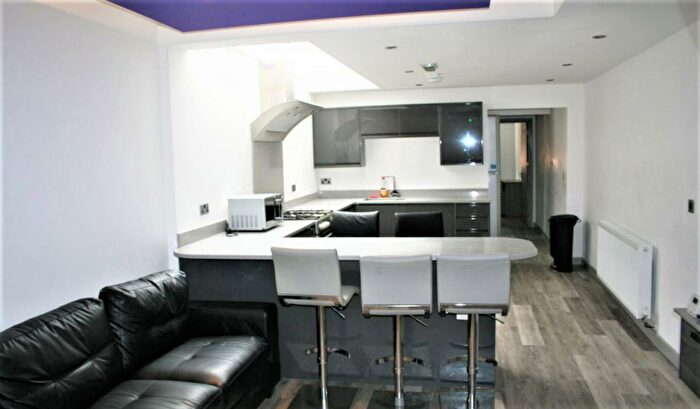 7 Bedroom Terraced House To Rent In Tiverton Road, Selly Oak, Birmingham, B29