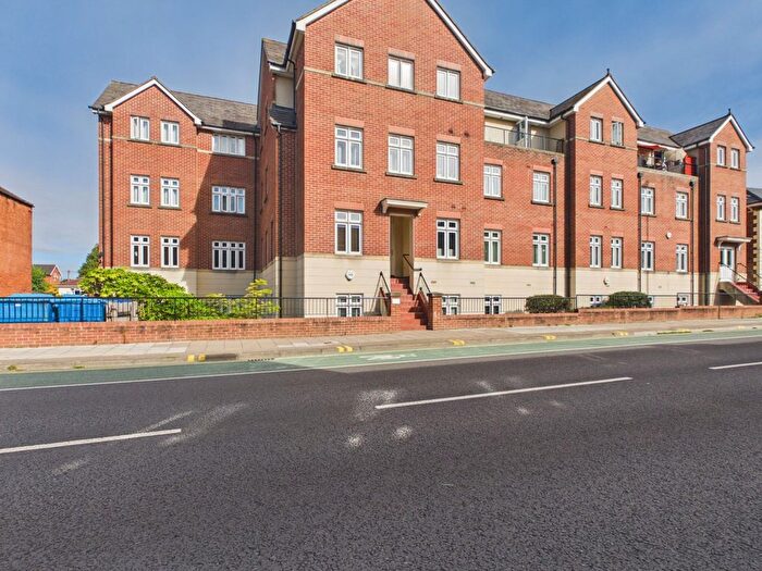 2 Bedroom Flat To Rent In Flat The Strand, - London Road, Gloucester, GL1