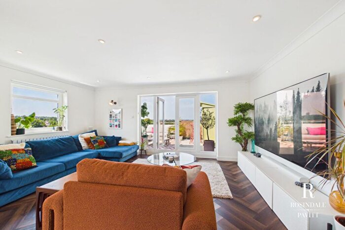 2 Bedroom Flat For Sale In Beddington Gardens, Wallington, SM6