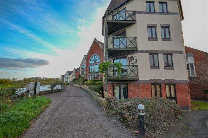 2 Bedroom Flat To Rent In Gabriels Wharf, Haven Banks, Exeter, EX2