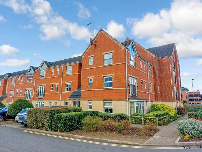 2 Bedroom Apartment To Rent In Alma Road, Banbury, Oxfordshire, OX16