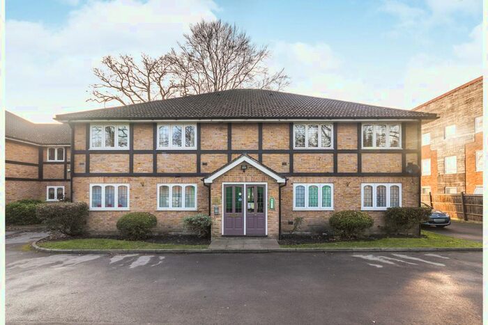 1 Bedroom Flat To Rent In Aragon Court, Bracknell, RG12