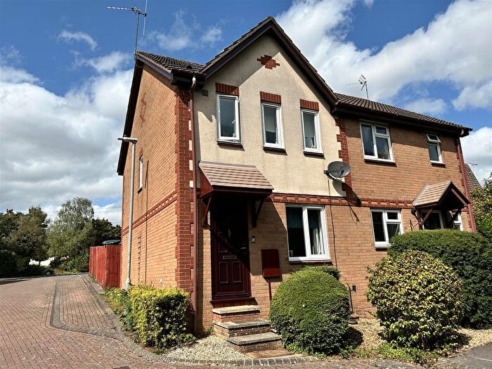 2 Bedroom Semi-Detached House To Rent In Foxgrove, Chippenham, SN14