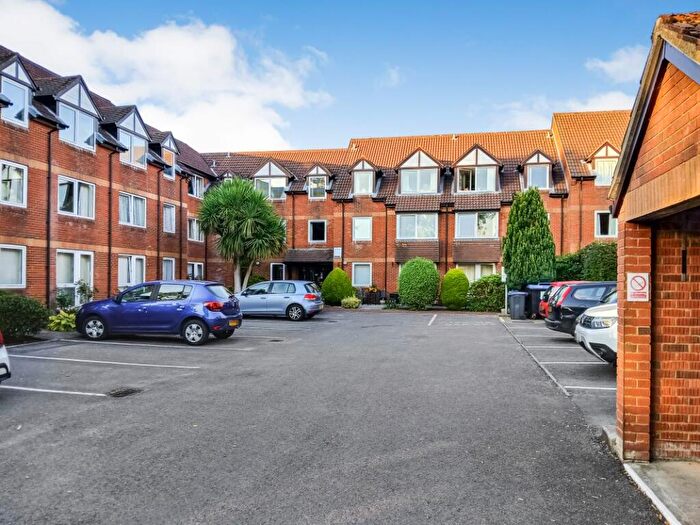1 Bedroom Apartment For Sale In Flat Homeminster House, Station Road, Warminster, Wiltshire, BA12
