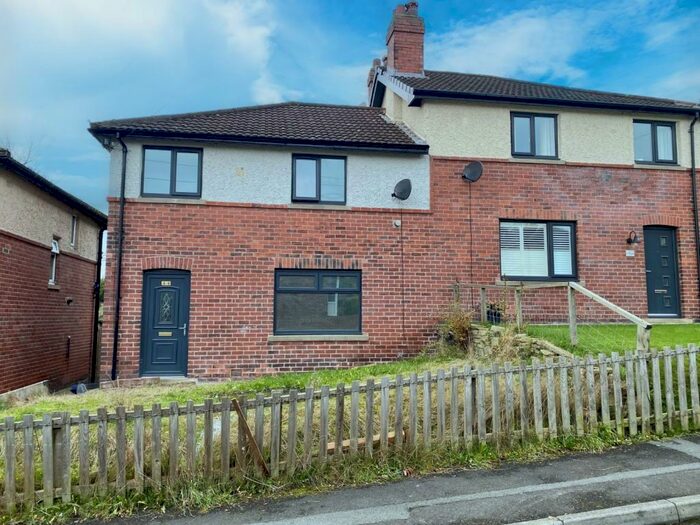Houses for sale & to rent in WF15 8DE, Quaker Lane, Cleckheaton Liversedge