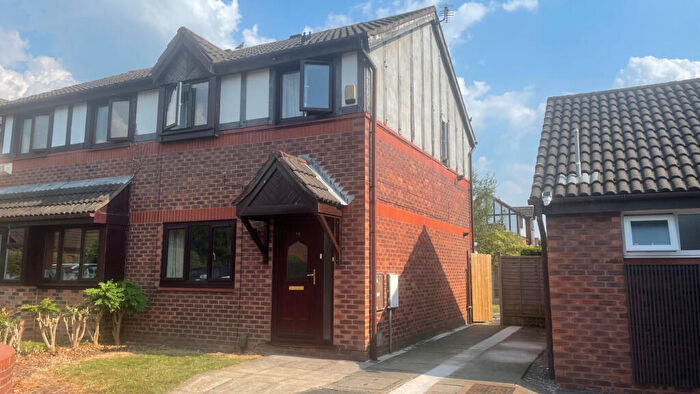 4 Bedroom Semi-Detached House To Rent In College Court, Preston, Lancashire, PR1