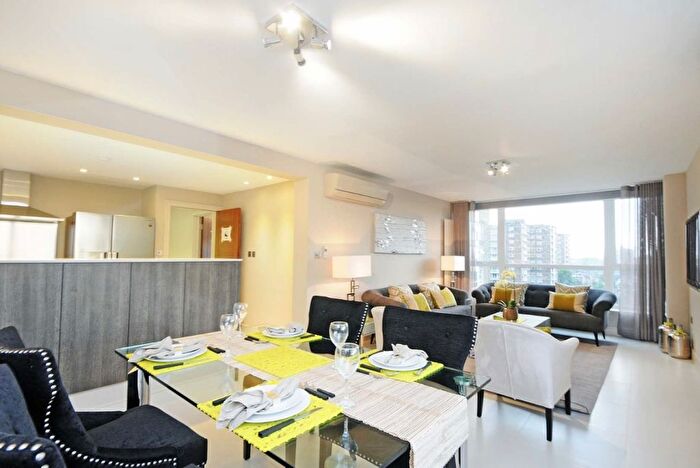 3 Bedroom Flat To Rent In St. Johns Wood Park, London, NW8