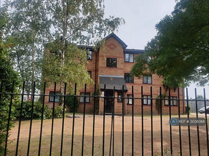 1 Bedroom Flat To Rent In Greenslade Rd, London, IG11