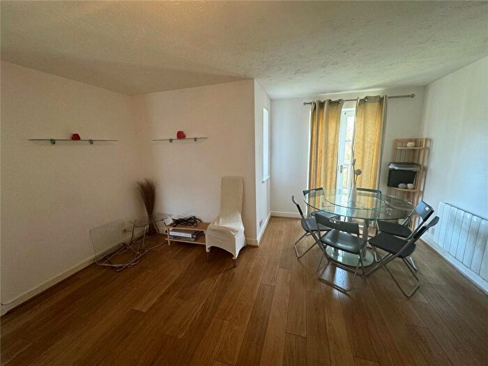 2 Bedroom Apartment To Rent In Clarence Close, New Barnet, Hertfordshire, EN4