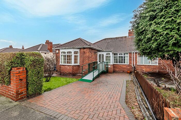 2 Bedroom Semi Detached Bungalow For Sale In Huntcliffe Gardens, North Heaton, Newcastle Upon Tyne, NE6