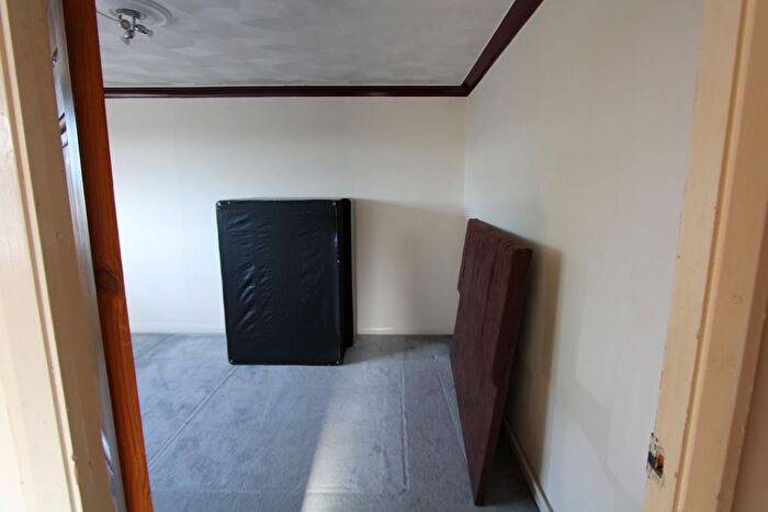 2 Bedroom Flat To Rent In Addiscombe Road, Croydon, CR0