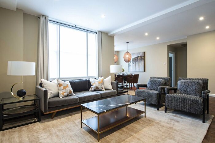 3 Bedroom Flat To Rent In Hill Street, London, W1J