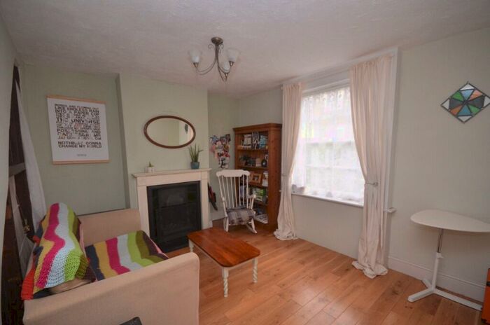 2 Bedroom Semi-Detached House To Rent In Millhouse Place, West Norwood, London, SE27