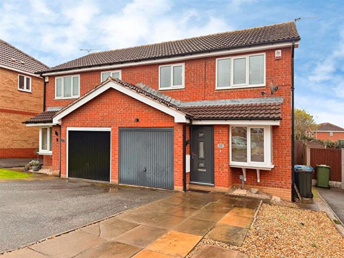 3 Bedroom Semi-Detached House For Sale In Beaufort Way, Worksop, S81