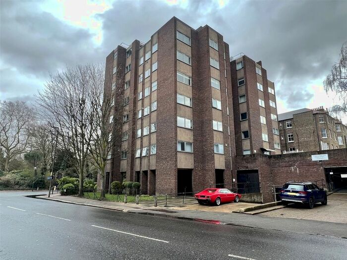 2 Bedroom Flat To Rent In St Mary Le Park Court, Parkgate Road, London, SW11