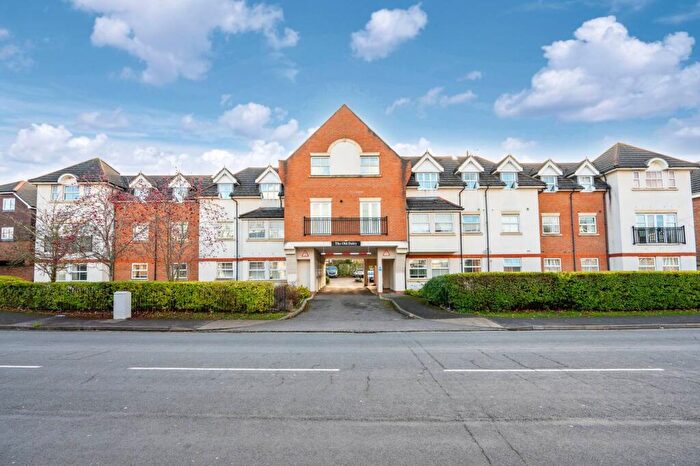 2 Bedroom Flat For Sale In Goldsworth Road, Woking, GU21