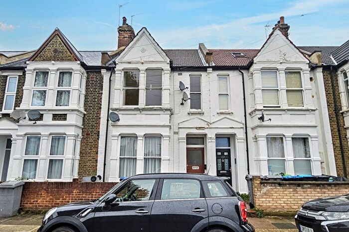 2 Bedroom Flat For Sale In Harley Road, London, NW10