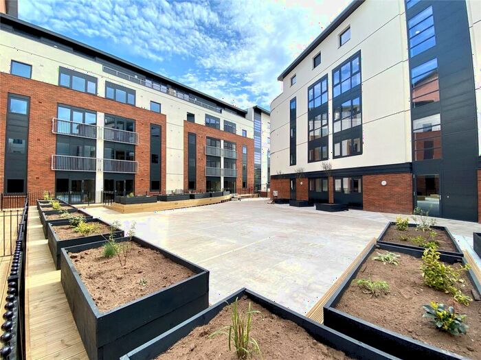 1 Bedroom Apartment To Rent In The Quadrant, Sandpits, Birmingham, West Midlands, B1