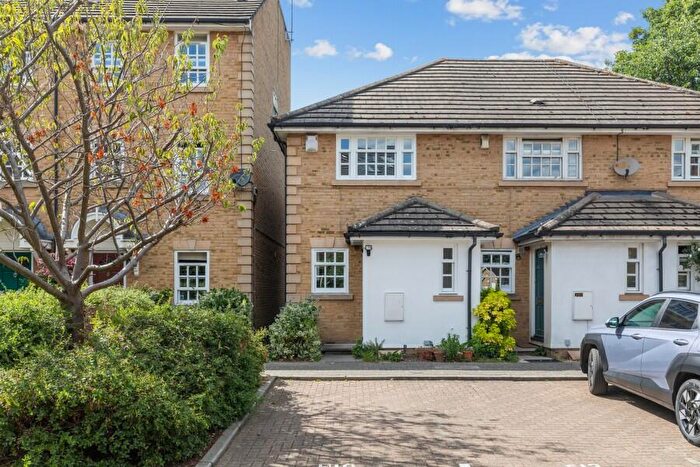 2 Bedroom Terraced House To Rent In Bedser Close, SE11