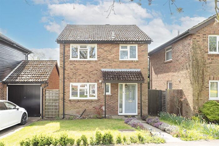 3 Bedroom Detached House For Sale In Welbeck Rise, Harpenden, AL5