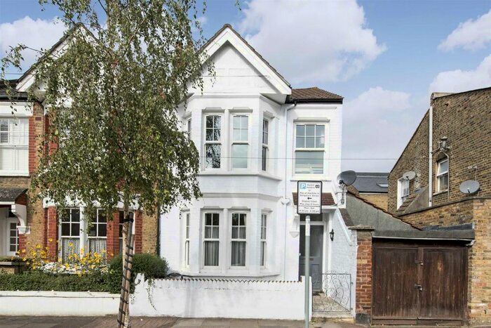 2 Bedroom Flat To Rent In Westhorpe Road, London, SW15