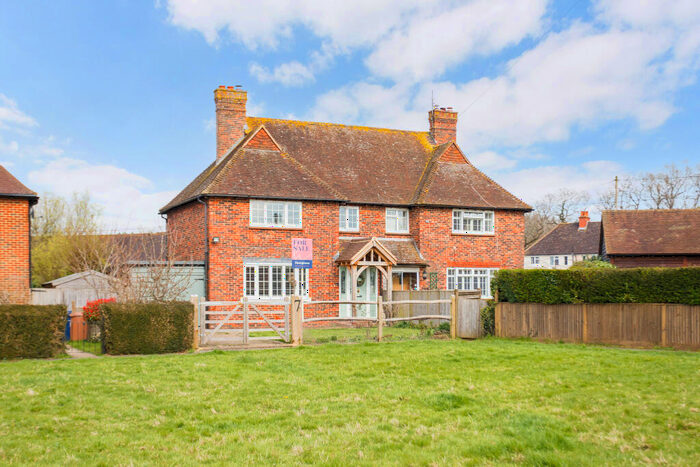 3 Bedroom Semi-Detached House For Sale In Dunsfold Road, Cranleigh, GU6