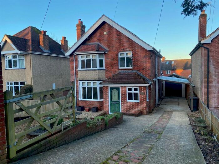 3 Bedroom Property To Rent In Bishops Way, Andover, SP10