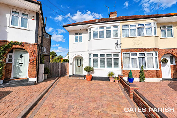 3 Bedroom Semi-Detached House For Sale In Kenley Gardens, Hornchurch, RM12