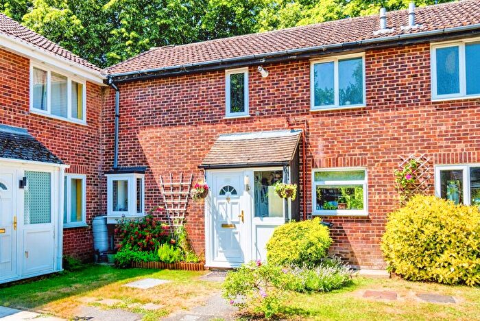 3 Bedroom Semi-Detached House For Sale In Harewood Close, Eastleigh, SO50