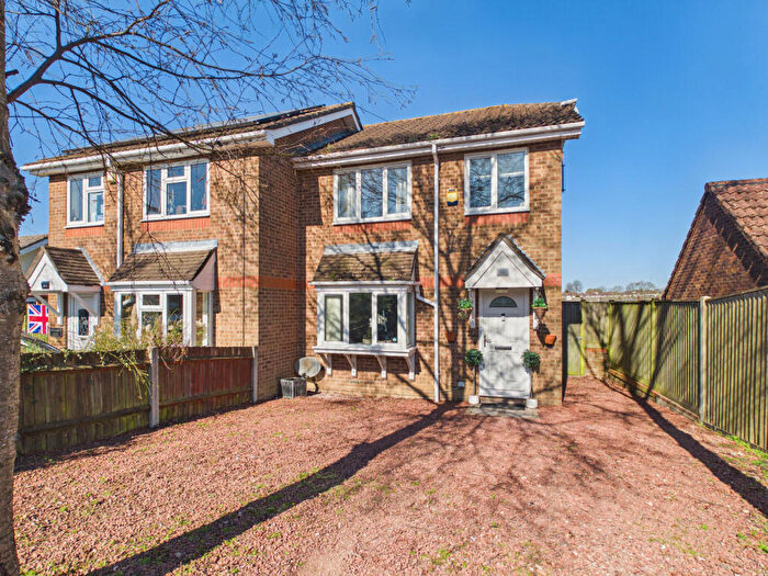 3 Bedroom Semi Detached House For Sale In Butts Road, Sholing, Southampton, SO19