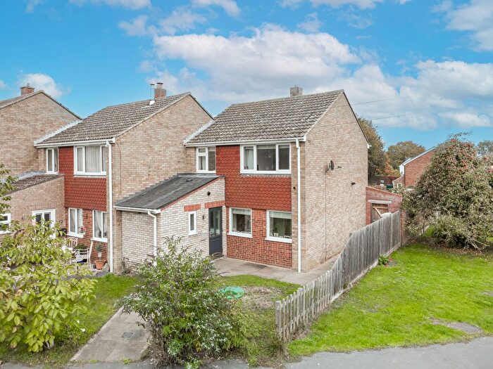 3 Bedroom End Terrace House For Sale In Bakers Close, Comberton, CB23