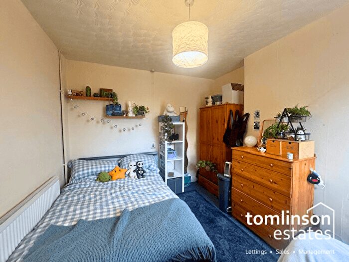 5 Bedroom Semi-Detached House To Rent In Johnson Road, Lenton, NG7