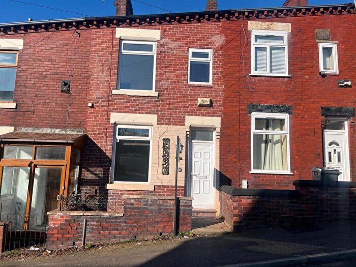 3 Bedroom Terraced House To Rent In Crompton Street Oldham, Lancashire, OL1