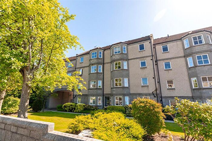 2 Bedroom Flat To Rent In Holburn Street, First Floor, AB10