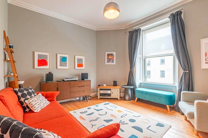 2 Bedroom Flat To Rent In L Newhaven Road, Edinburgh, EH6
