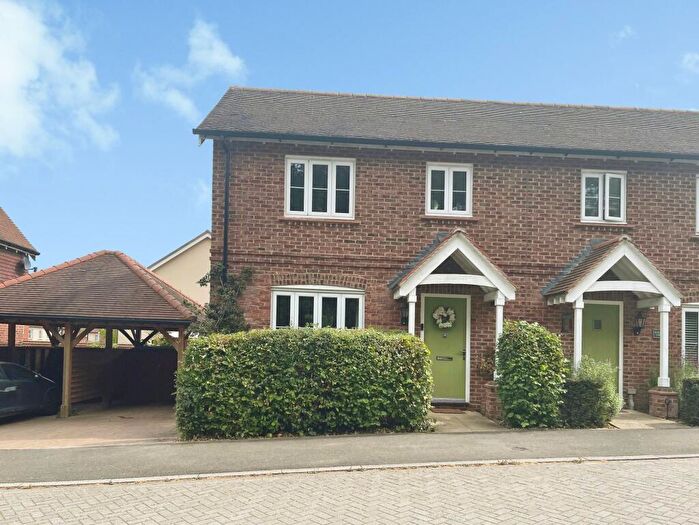 3 Bedroom Semi-Detached House For Sale In Flagstone Crescent, Chineham, RG24
