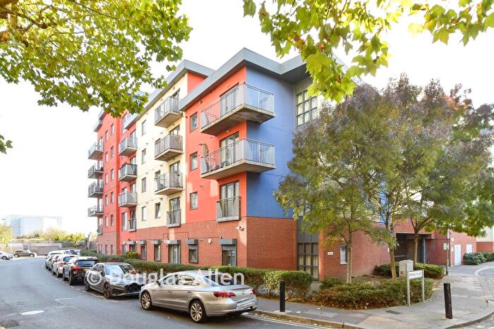 2 Bedroom Apartment For Sale In Spring Place, Barking, Essex, IG11