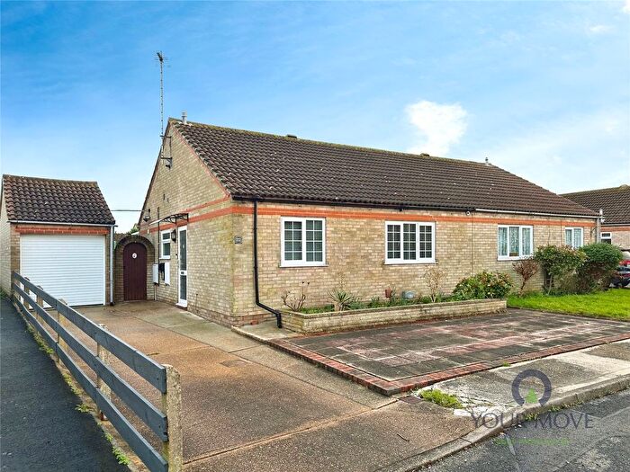 2 Bedroom Bungalow For Sale In Wade Close, Eastbourne, East Sussex, BN23