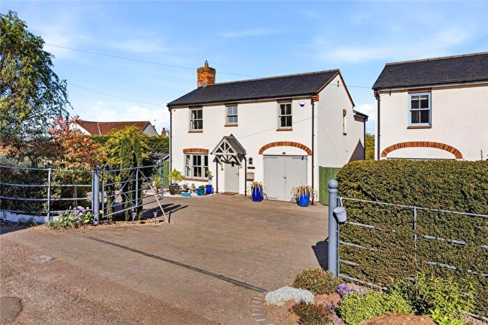 4 Bedroom Detached House For Sale In Lydds Hill, Ridgmont, Bedfordshire, MK43