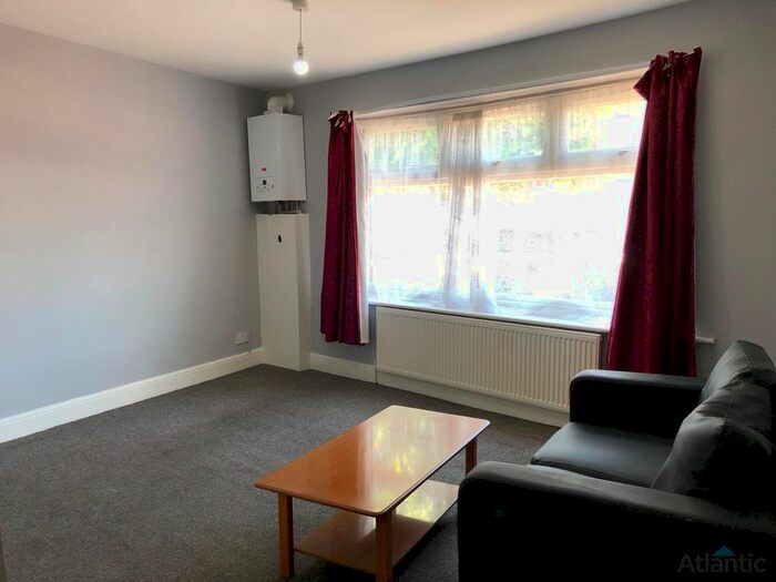 1 Bedroom Flat To Rent In High Road, Leyton, E10