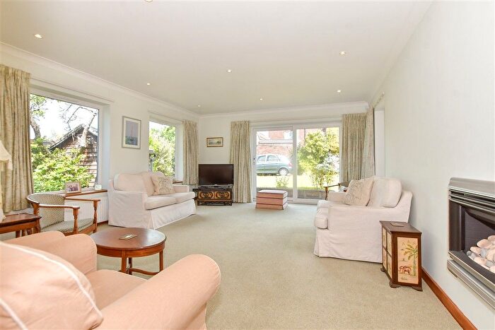 4 Bedroom Semi-detached House For Sale In Hillary Mount, Billericay, Essex, CM12