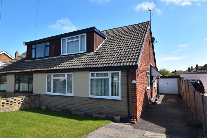 3 Bedroom Semi-Detached Bungalow For Sale In The Parkway, Snaith, Goole, DN14