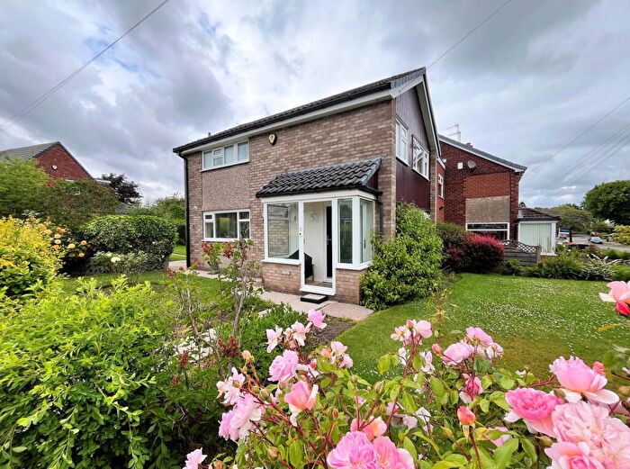 3 Bedroom Detached House For Sale In Caernarvon Drive, Hazel Grove, Stockport, SK7