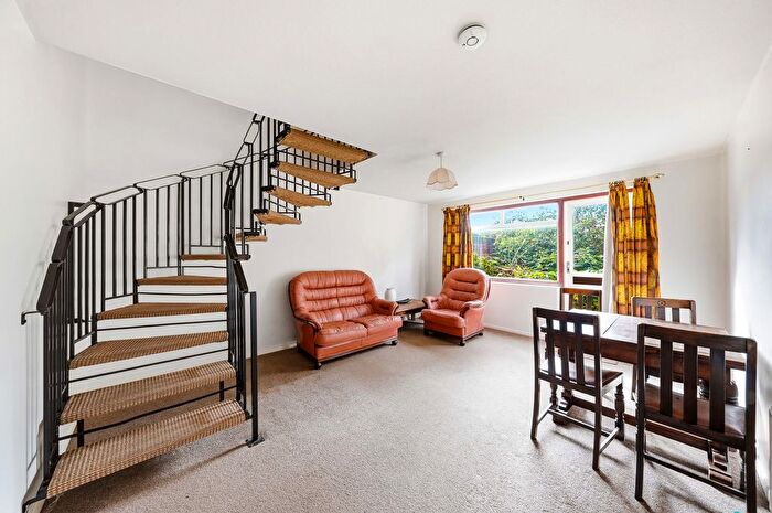 2 Bedroom End Terrace House For Sale In Claire Place, London, E14