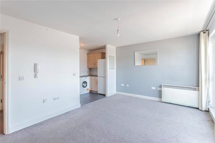 1 Bedroom Apartment For Sale In Gean Court, Cline Road, London, N11