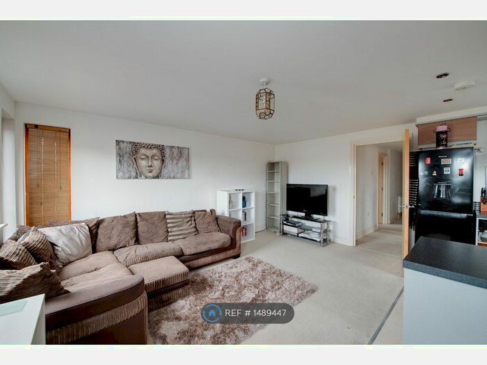 2 Bedroom Flat To Rent In Florence Buildings, Portsmouth, PO2