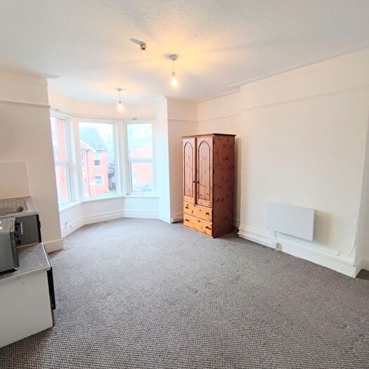 1 Bedroom Flat To Rent In Holland Road, Weymouth, DT4